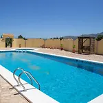Mariana Villa *