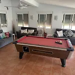 Mariana Villa *